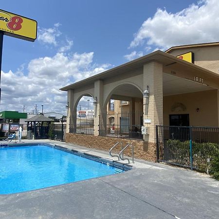 Super 8 By Wyndham Decatur Texas Otel Dış mekan fotoğraf