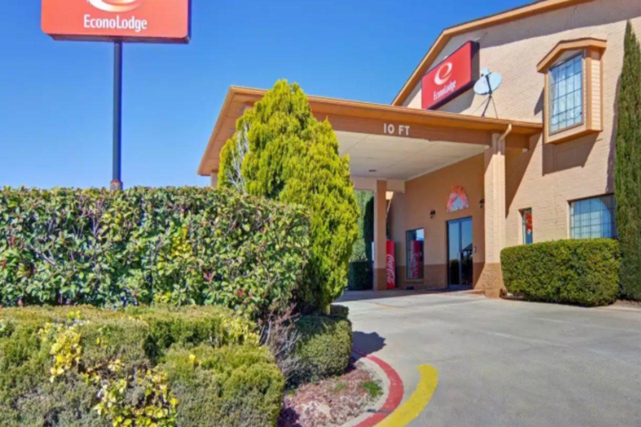 Super 8 By Wyndham Decatur Texas Otel Dış mekan fotoğraf