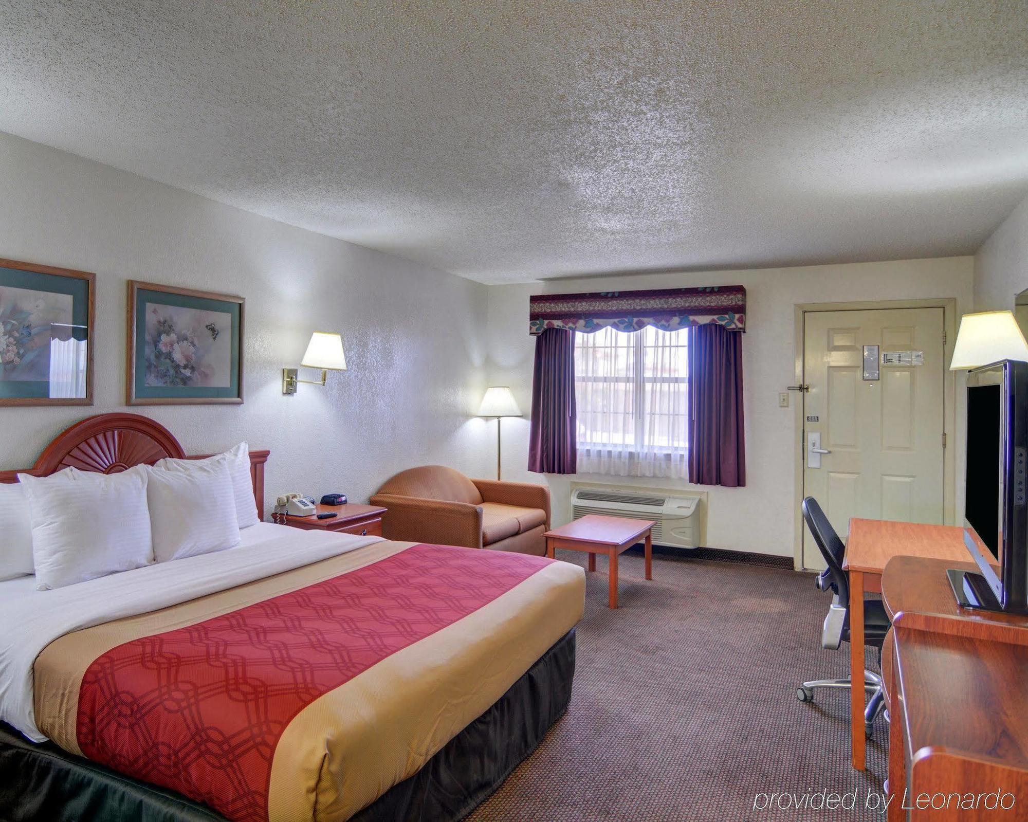 Super 8 By Wyndham Decatur Texas Otel Dış mekan fotoğraf